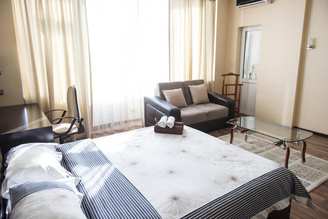 Apartment On Kunayeva 38 Shymkent Esterno foto